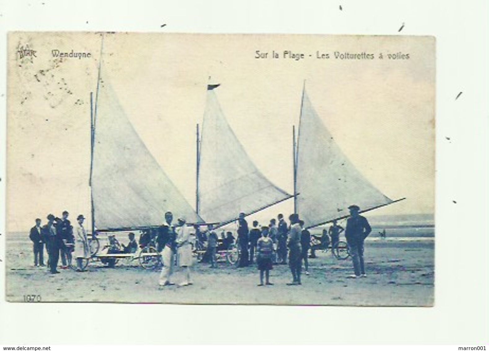 Wenduine - Sur Le Plage - Les Voiturettes  ( 2 Scans) - Wenduine