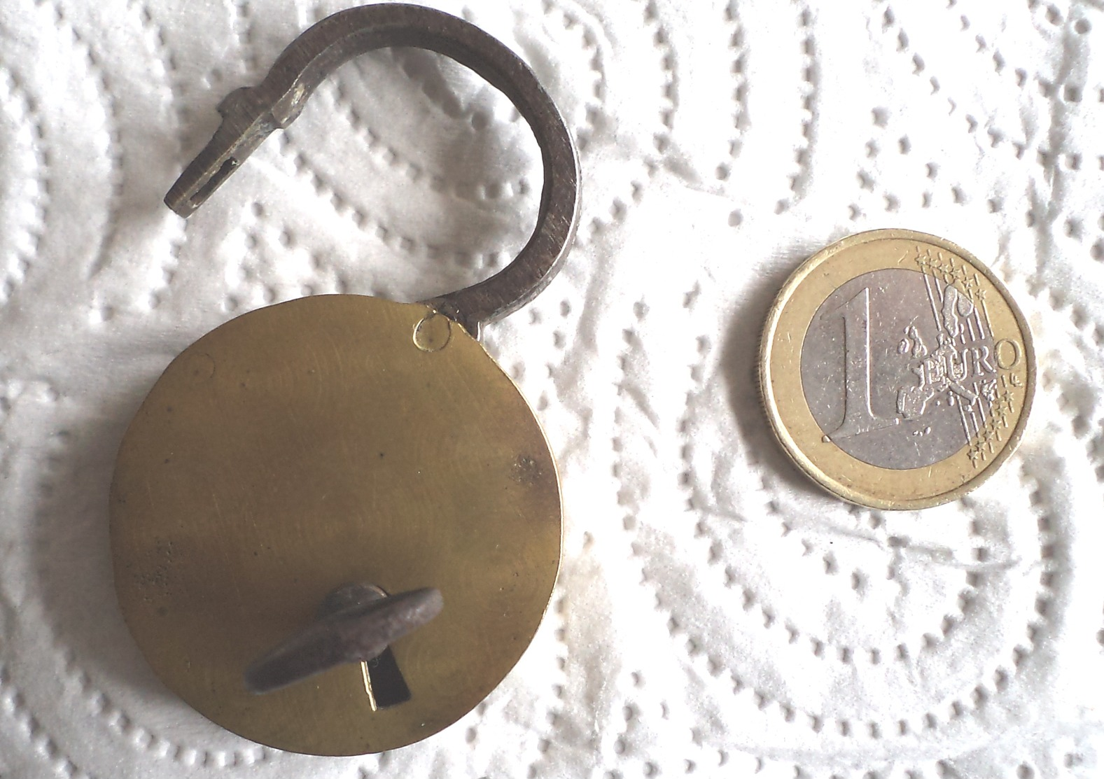 Ancien Petit Cadenas Avec Sa Clé Et Il Fonctionne Diamètre Du Cylindre : 35 Millimètres Bon état Frais De Port En Courri - Popular Art