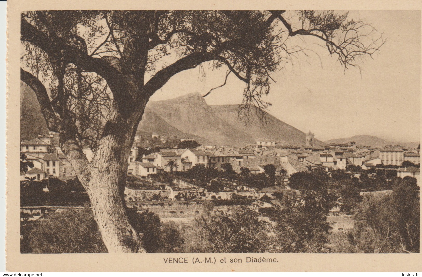 C.P.A. -  VENCE - ET SON DIADÈME - L. GILLETTA - Vence