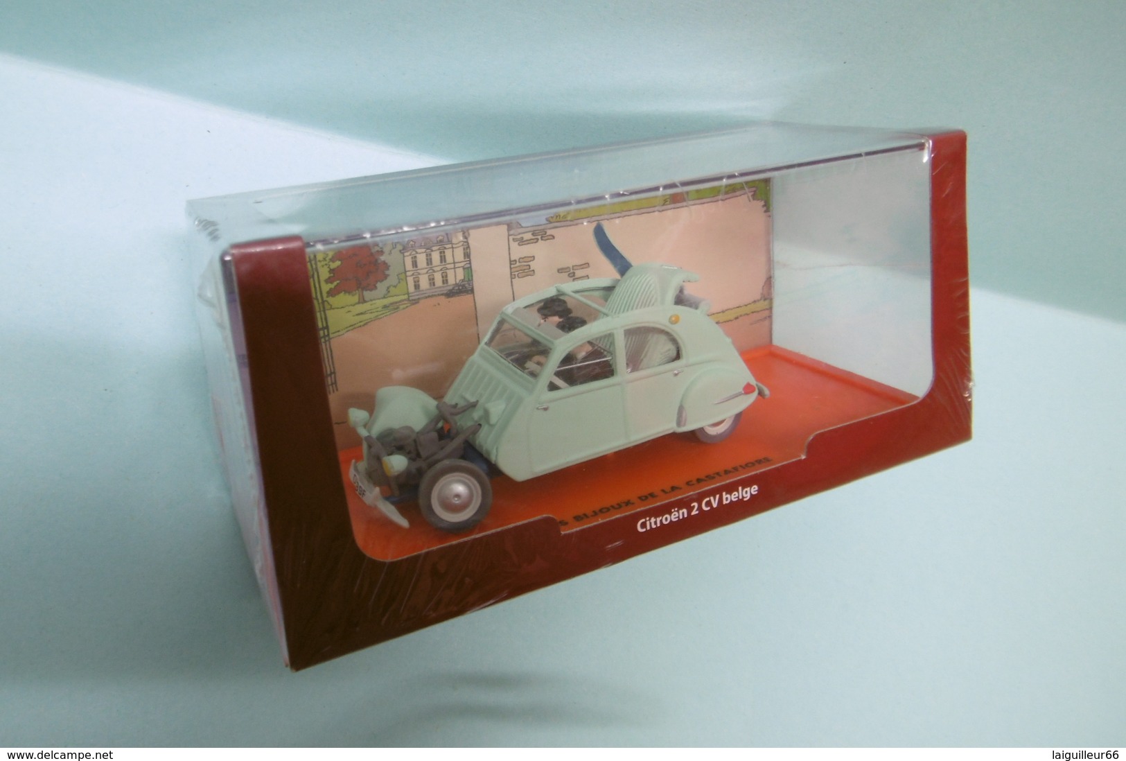 Atlas - TINTIN CITROEN 2 CV BELGE 1954 Les Bijoux De La Castafiore 2CV Neuve NBO 1/43 - Autres & Non Classés