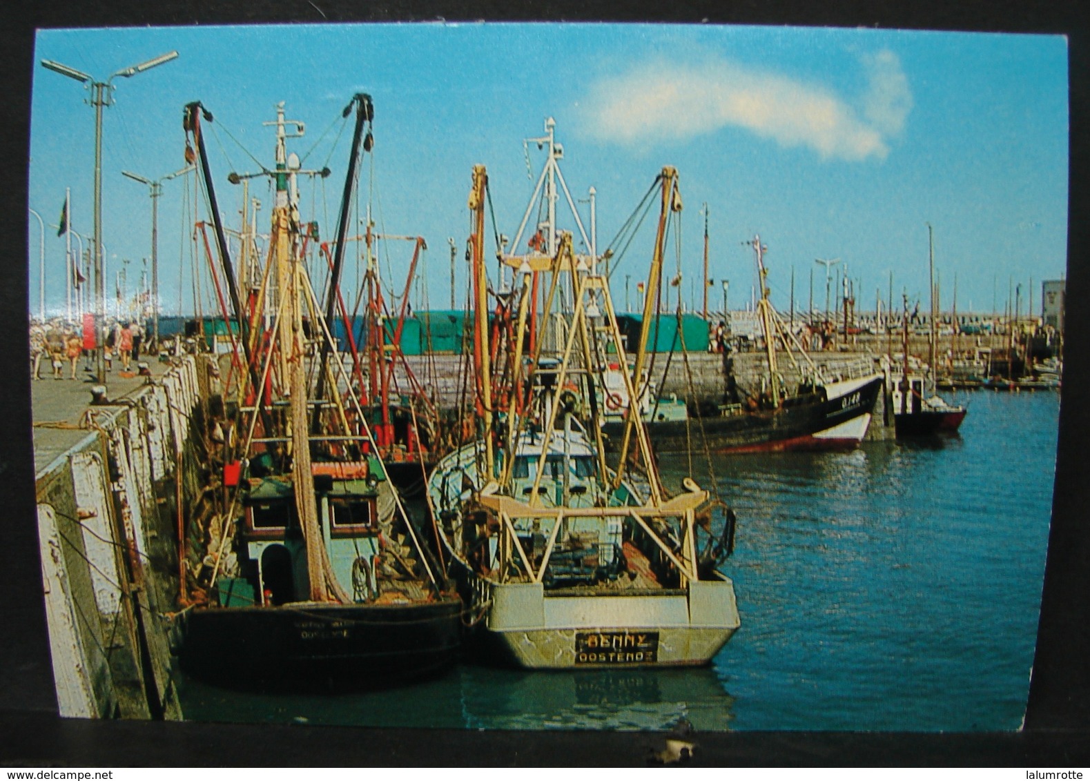 Taxe. 40. Sur CP Du Port D'Ostende.1975 - Lettres & Documents