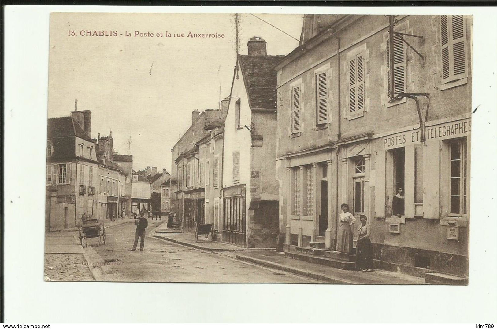 89 - Yonne - Chablis - La Poste Et La Rue Auxerroise - Animée- - Chablis