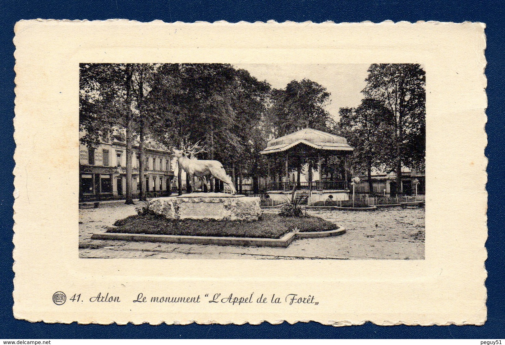 Arlon. Square Astrid. Monument L'Appel De La Forêt.( Jean-Marie Gaspar). Kiosque. Magasin Instruments De Musique. 1938 - Arlon