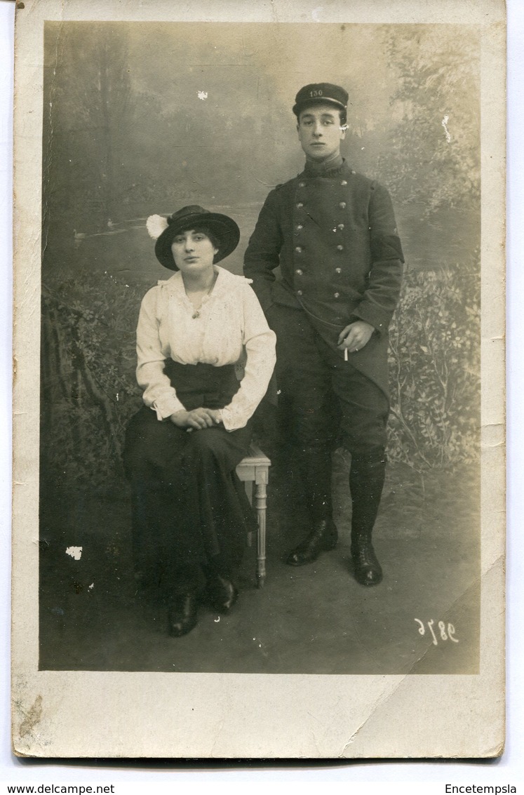 CPA - Carte Postale - Fantaisie - Couple - Femme Chapeau Et Militaire - Paris - Mars 1915 (M8149) - Couples