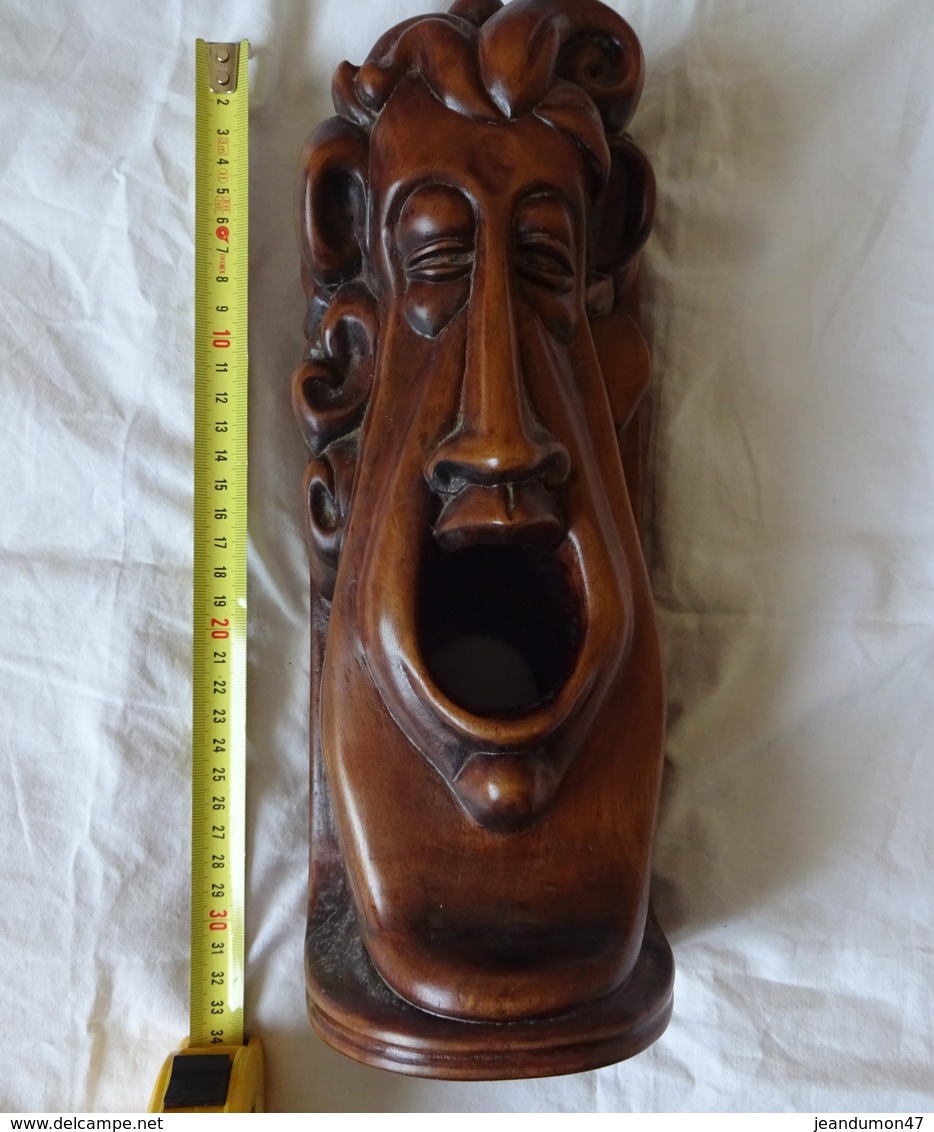 SCULPTURE PROVENANT DE BOLIVIE DE TIAHUANACO. SIGNATURE IDENTIQUE A L'AUTRE SCULPTURE N°750500066. 31 CMS. 750 GRS - Wood