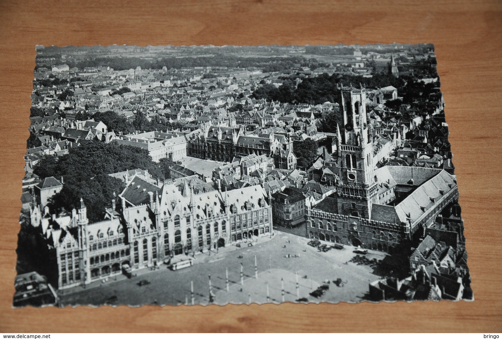 8850-    BRUGGE  BRUGES, HALLETOREN EN GROTE MARKT - Brugge