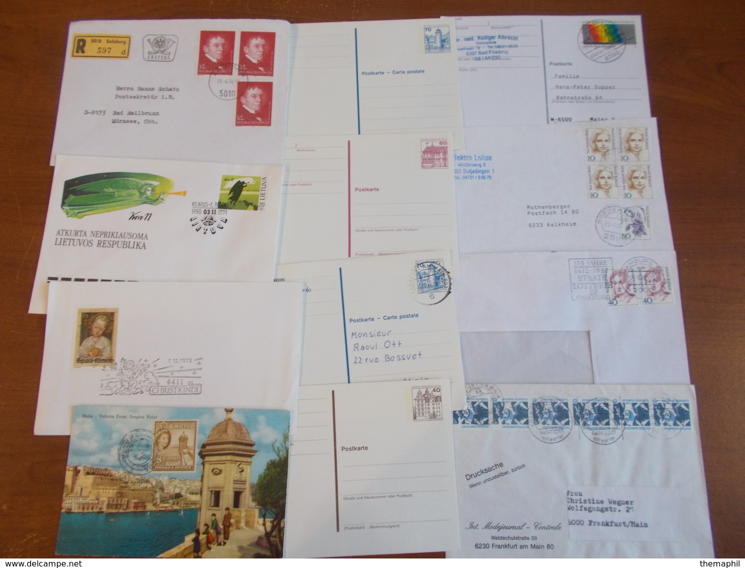 lot n° 595  MONDE  une autre archive de plus de 500 lettres