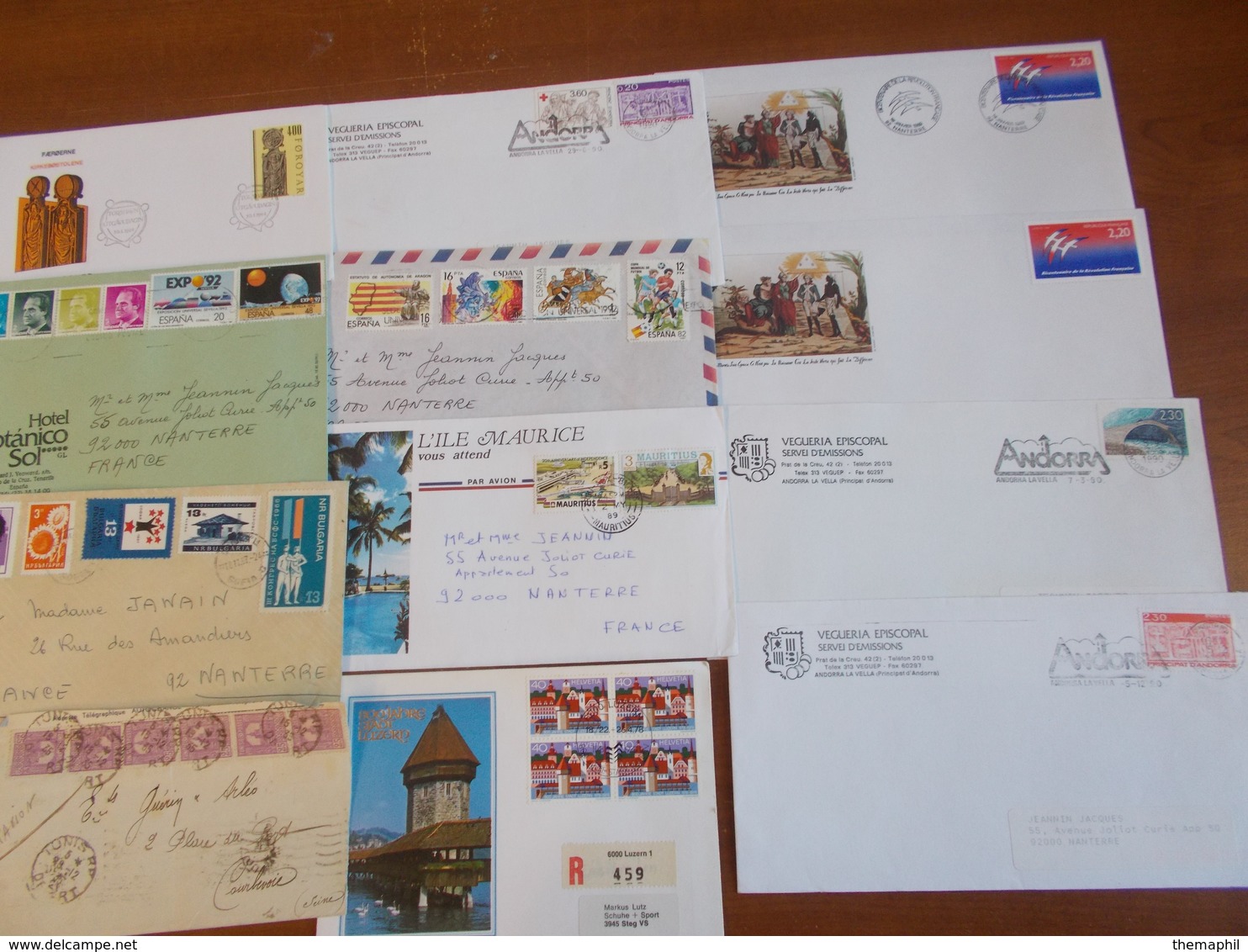 lot n° 595  MONDE  une autre archive de plus de 500 lettres