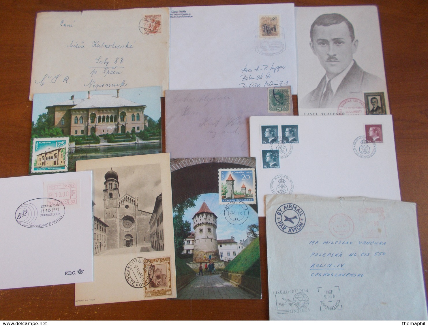 lot n° 595  MONDE  une autre archive de plus de 500 lettres