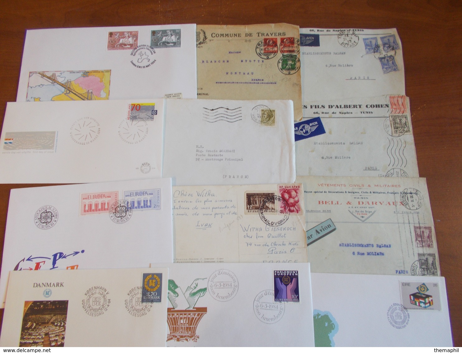 lot n° 595  MONDE  une autre archive de plus de 500 lettres