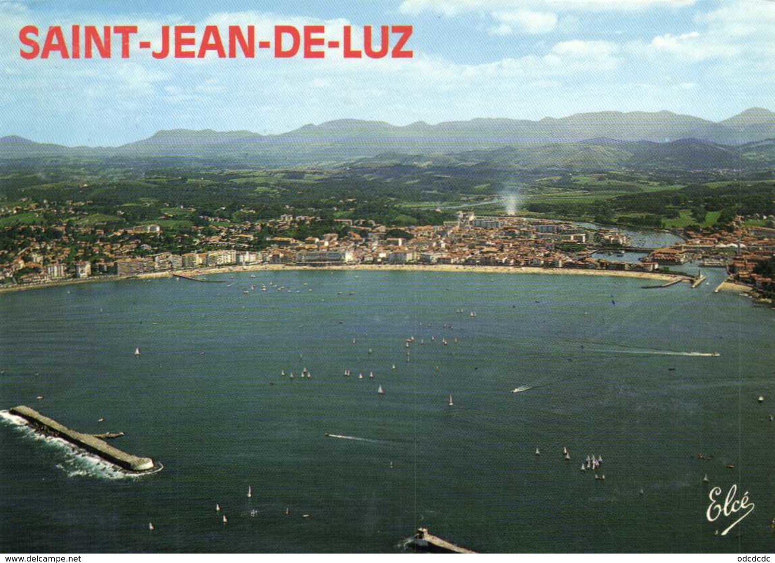 SAINT JEAN DE LUZ  Vue Aérienne La Grande Plage Avec L' Entrée Du Port ,au Centre ,le Casino Colorisée - Saint Jean De Luz