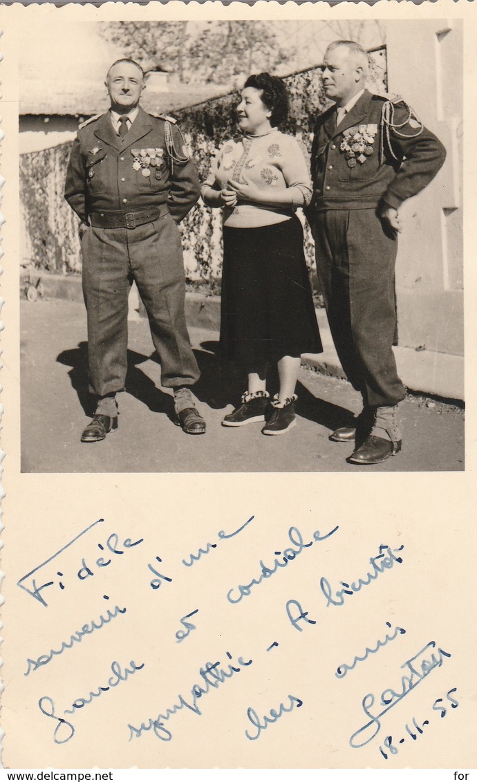 Photo Militaire  Officiers Médaillés Du 7é R.T.A. 2é Bat. C.b.2 Et Madame ( Tintin Et Gaston ) - Guerra, Militari