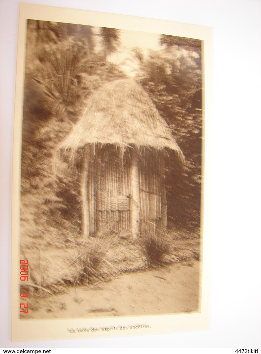 C.P.A.- Afrique - Cameroun - Missions Prêtres Sacré Coeur - Case Esprits Des Ancêtres - 1950 - SUP (BD71) - Cameroun