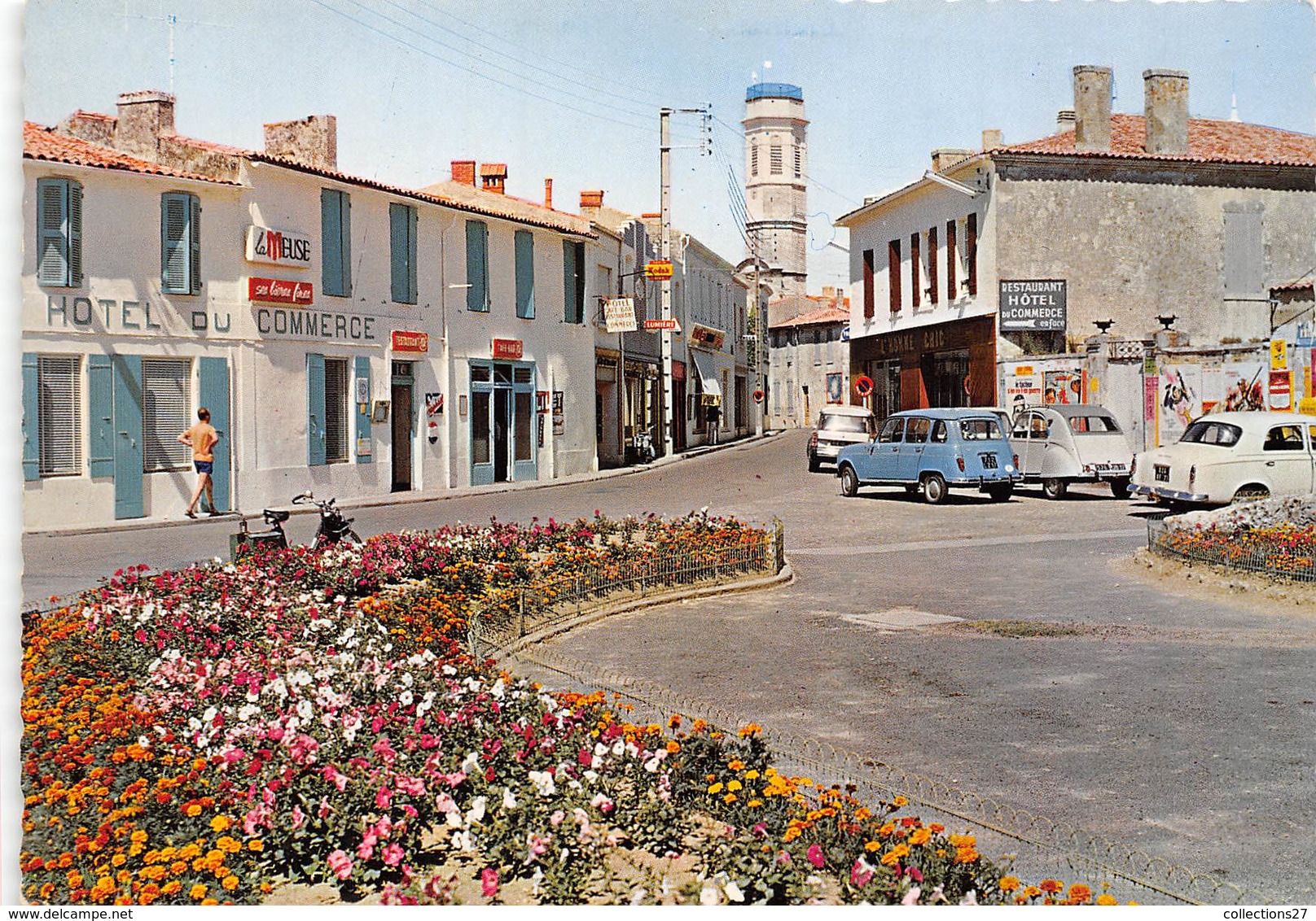 17-SAINT-PIERRE- D'OLERON- PLACE DE LA MAIRIE VUE SUR LE CLOCHER - Saint-Pierre-d'Oleron