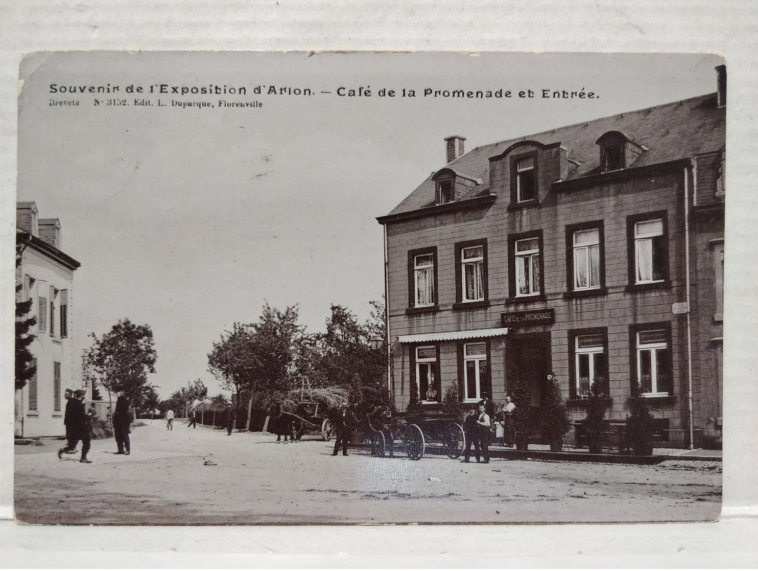 Rare. Arlon. Rue De Mersch. Café De La Promenade. Animée, Attelages. Souvenir Exposition D'Arlon - Aarlen