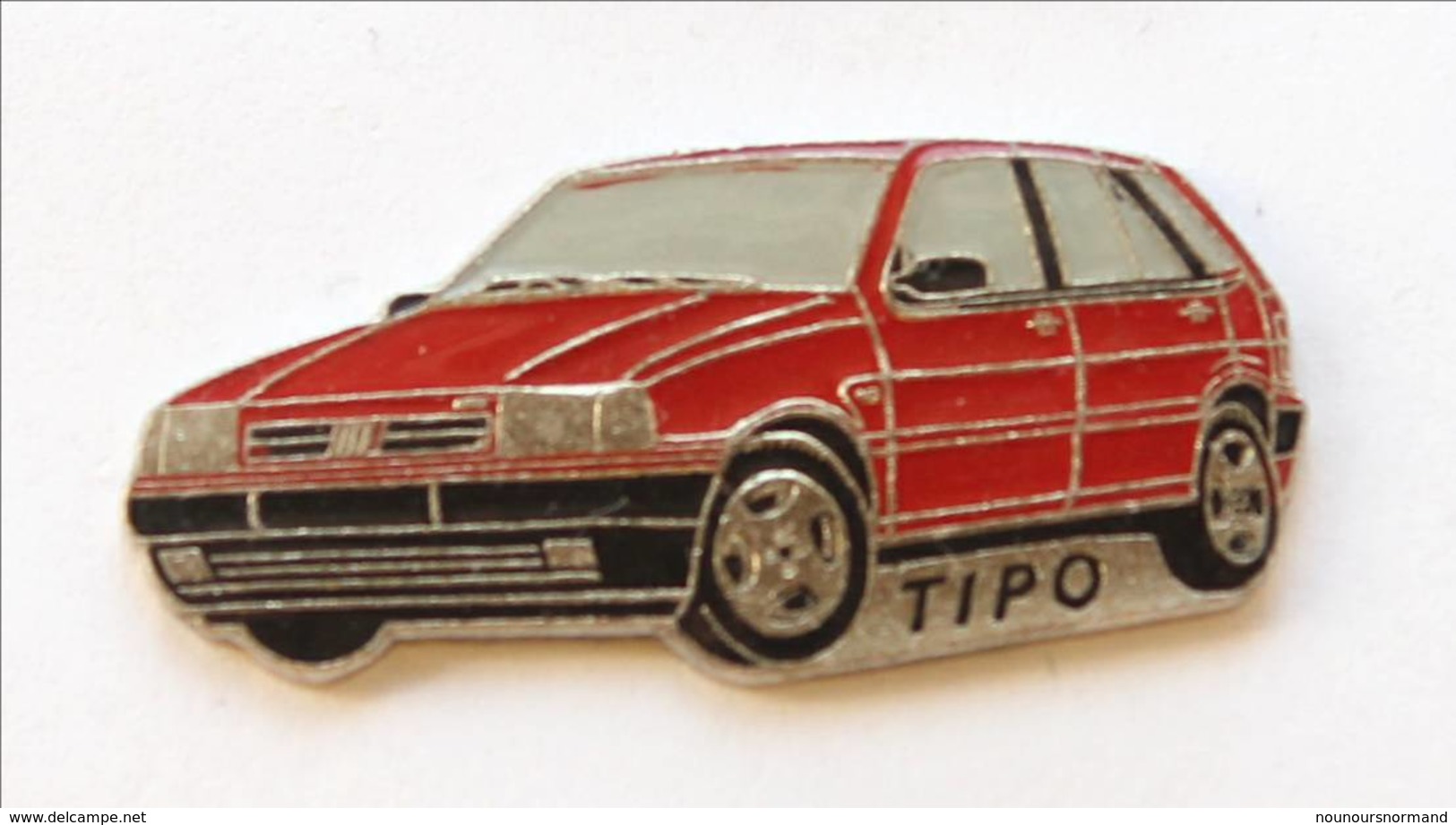 Pin's FIAT TIPO Rouge - I228 - Fiat