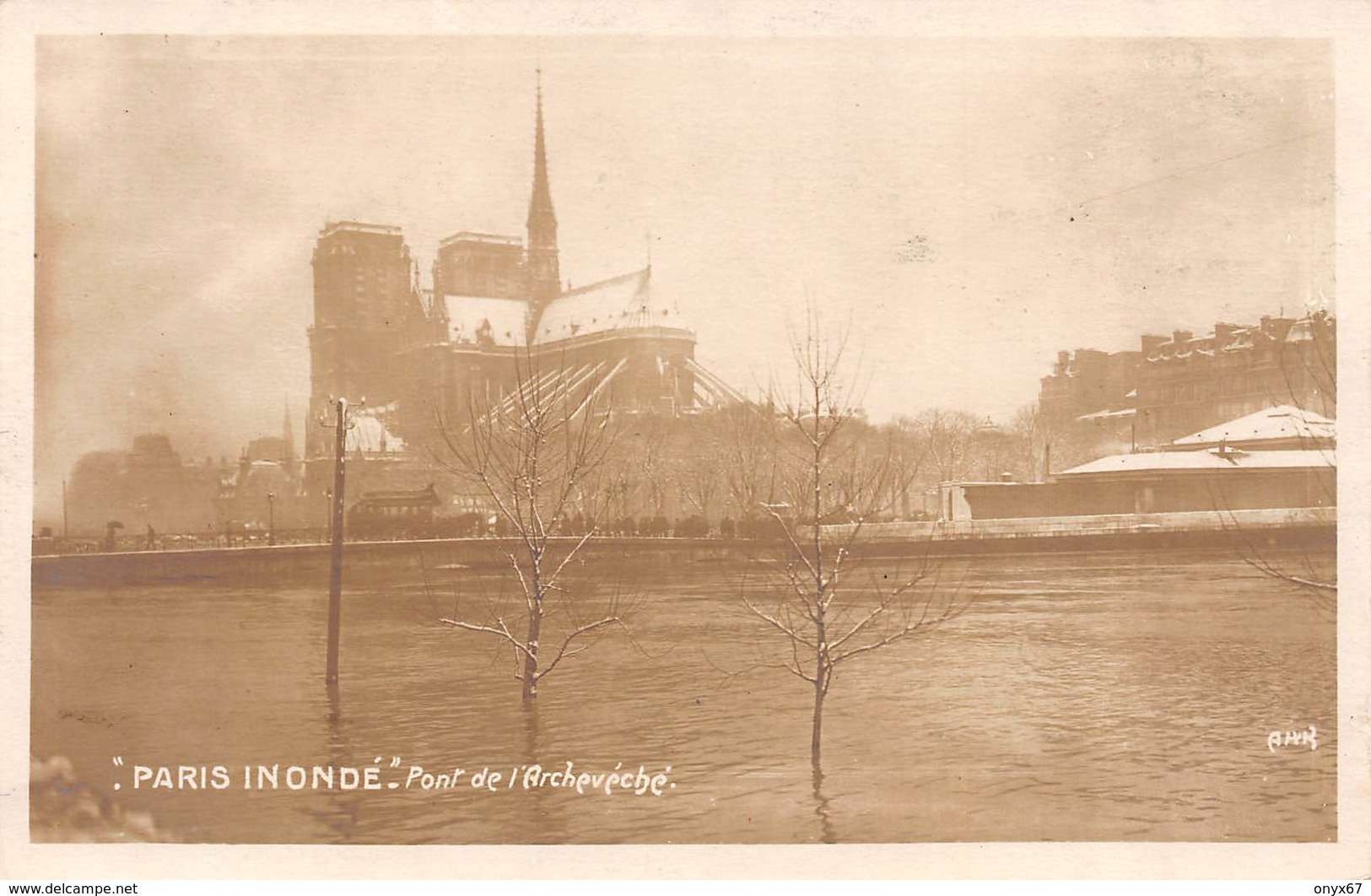 Carte Postale  PARIS INONDE (75) Cathédrale Notre-Dame 1163-1260 En Hiver  (Eglise-Religion) - Eglises