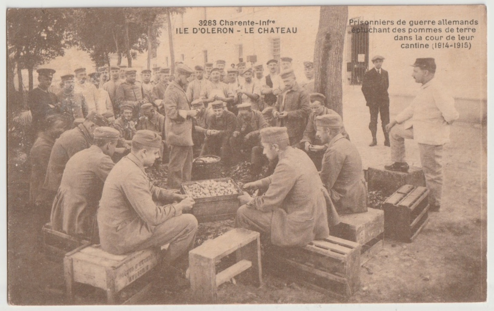 17 - ILE D OLERON - LE CHATEAU - PRISONNIERS DE GUERRE ALLEMANDS - Ile D'Oléron