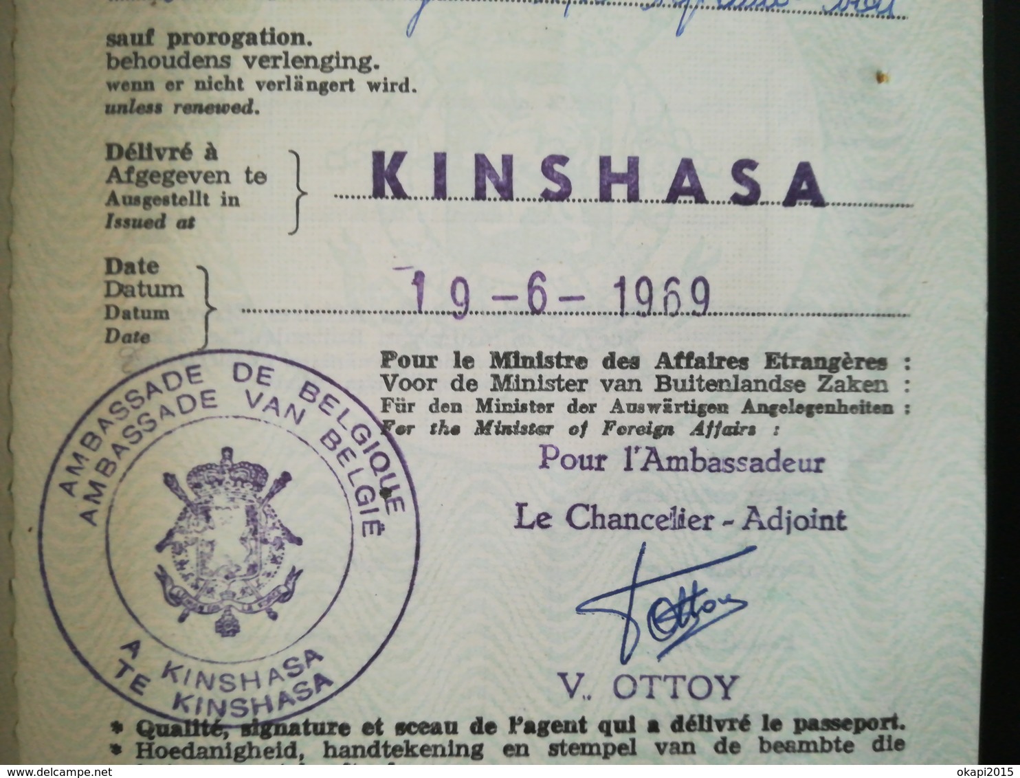 VISA RÉPUBLIQUE DÉMOCRATIQUE DU CONGO DANS VIEUX PASSEPORT PASSPORT REISEPASS BELGIQUE 2 TIMBRES  FISCAUX CACHETS 1969