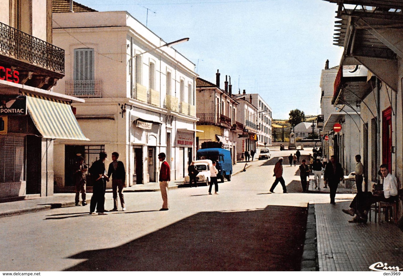 Algérie - MEDEA - Centre Ville - Renault 4L - Médéa