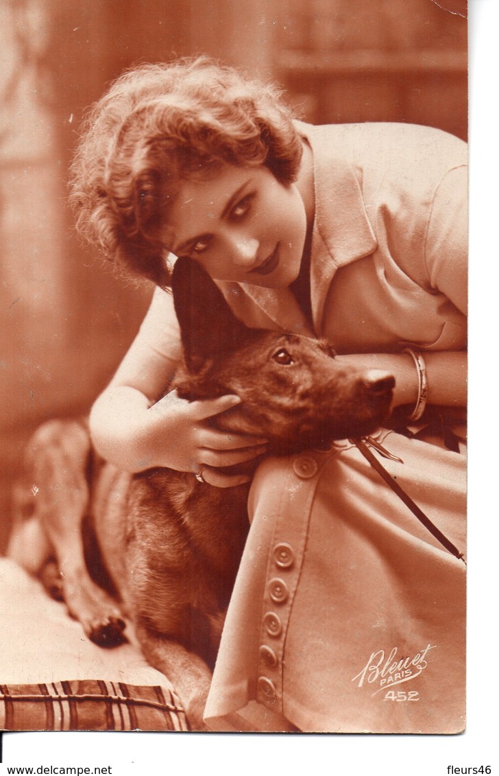 Vraie Photo BLEUET Sépia   : Jolie FEMME Avec Un Berger Allemand - Femmes