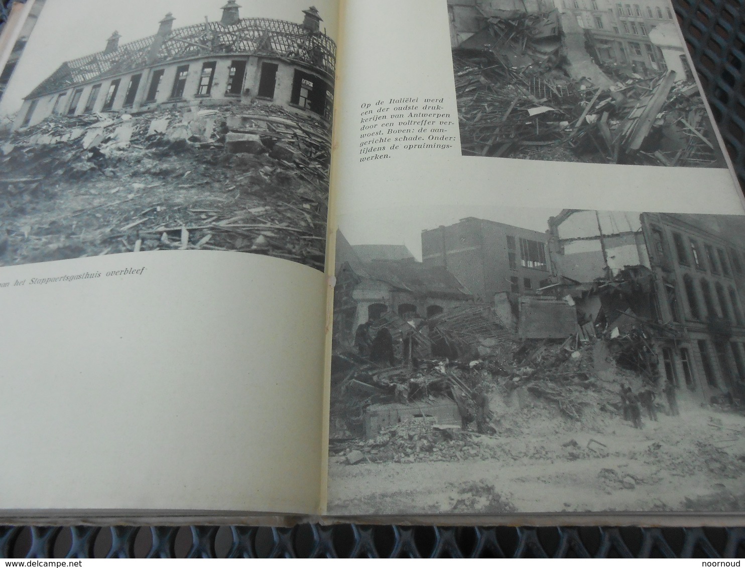Antwerpen De Slag om Antwerpen Militair WOII Claes  Capt Wood  73 blz   Verslag periode  1944 Veel foto's