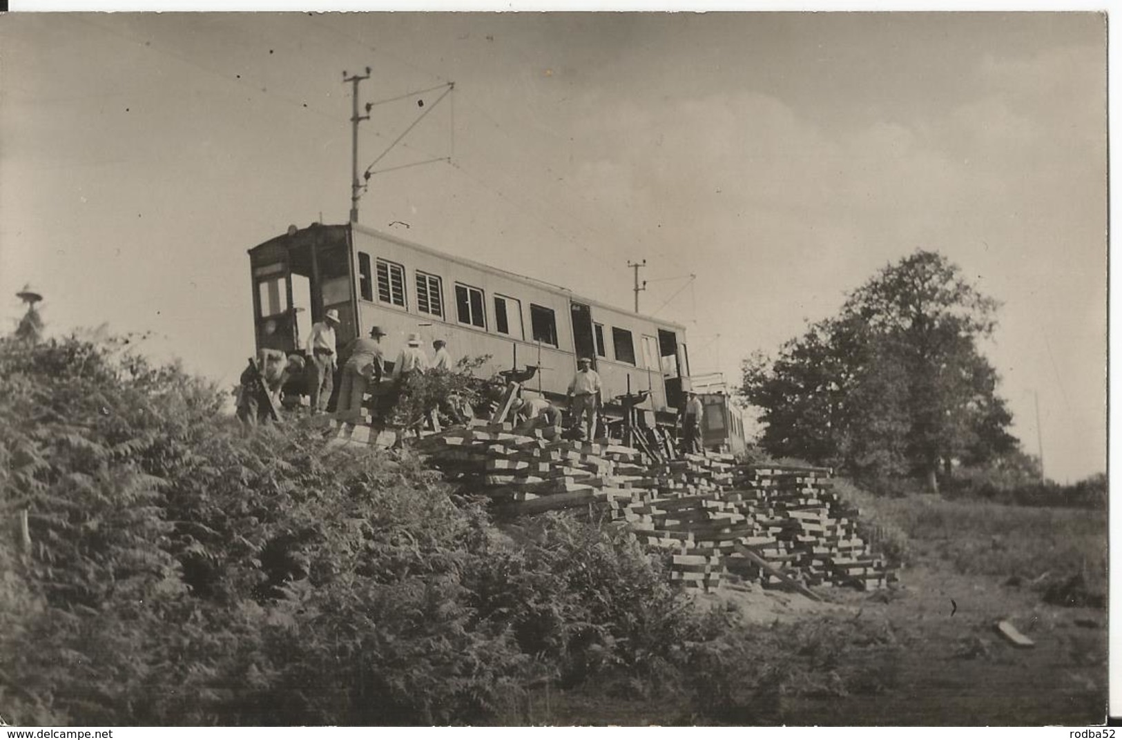 Carte Photo - Haute Vienne - Chemin De Fer Départementaux - Relevage D'une Motrice Déraillée - Tramway Déraillement - Autres & Non Classés