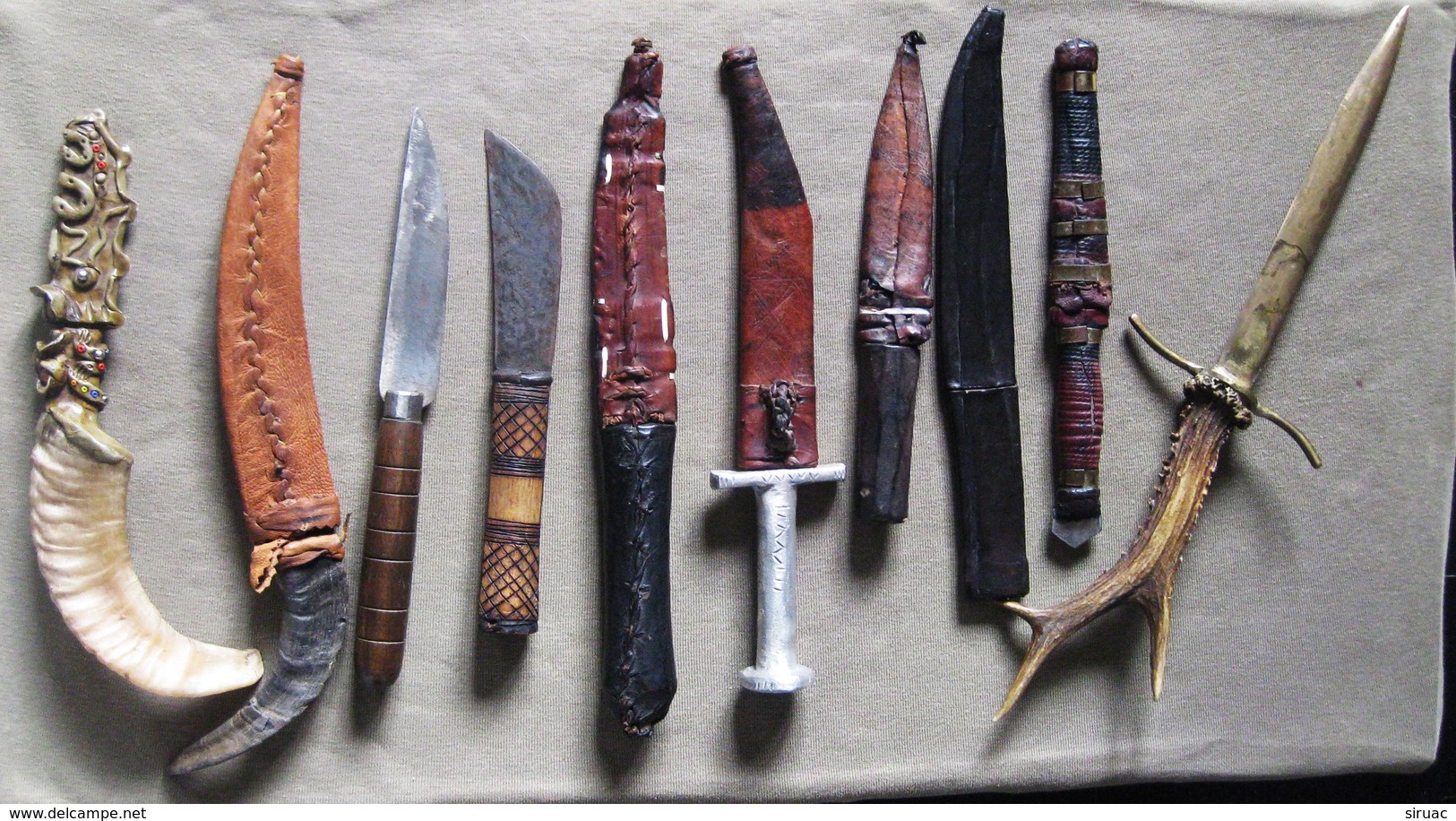 LOT DE POIGNARD COUTEAU ETHNIQUE DIVERS AFRIQUE NIGER TOUAREG PEUPLADE NOMADE - Knives/Swords