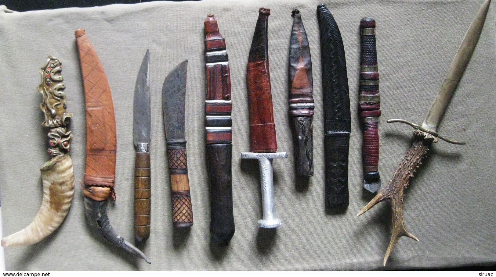 LOT DE POIGNARD COUTEAU ETHNIQUE DIVERS AFRIQUE NIGER TOUAREG PEUPLADE NOMADE - Knives/Swords