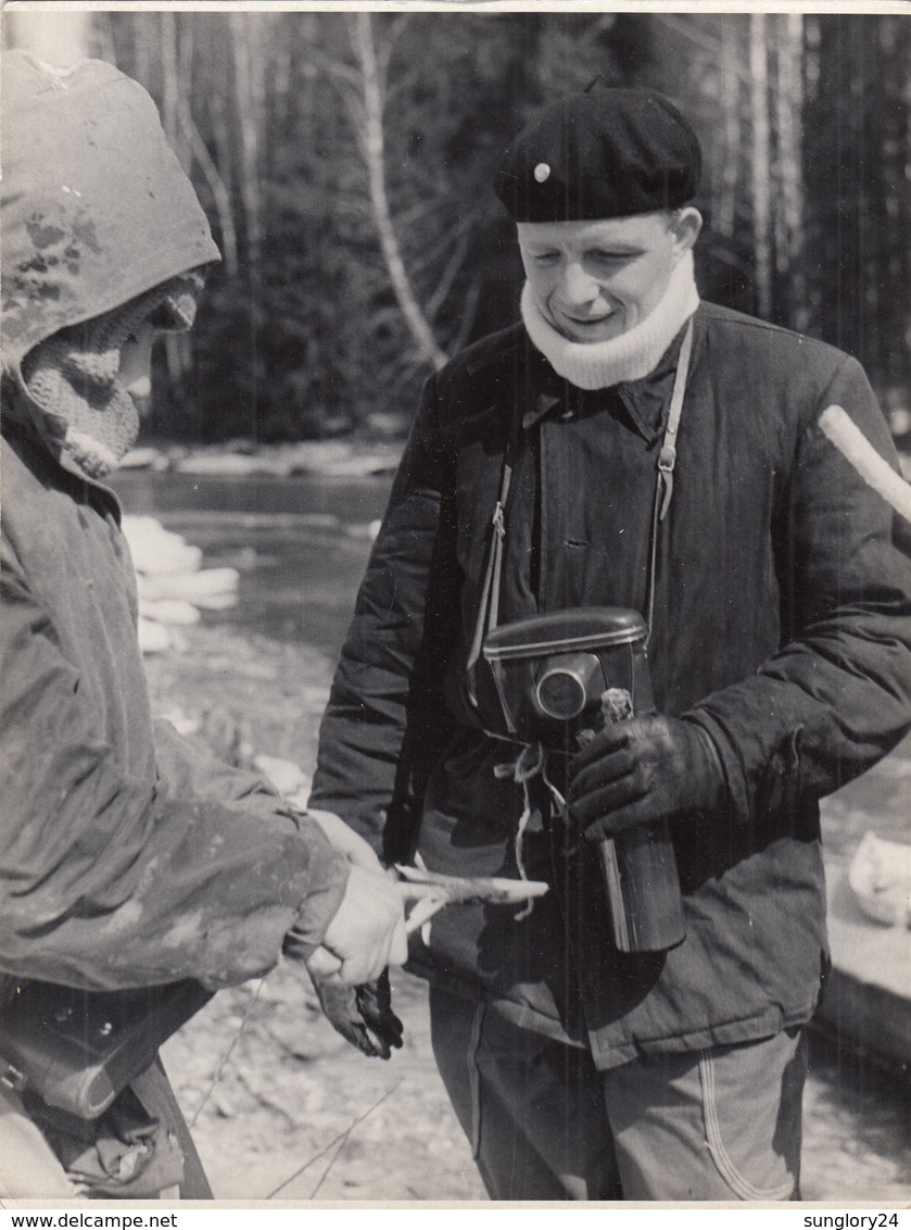 RUSSIA. #1633 A PHOTO. "A MAN WITH A PHOTO-APPARATUS AND A CHAMPAGNE BOTTLE. - Proiettori Cinematografiche