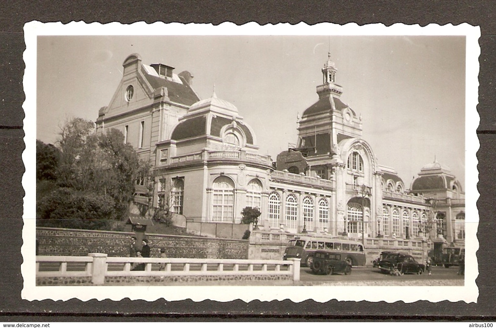 PHOTO ORIGINALE - LE HAVRE LE CASINO MARIE CHRISTINE AVANT SA DESTRUCTION EN 1960 - CAR AUTOBUS BUS - ZOOM - Luoghi