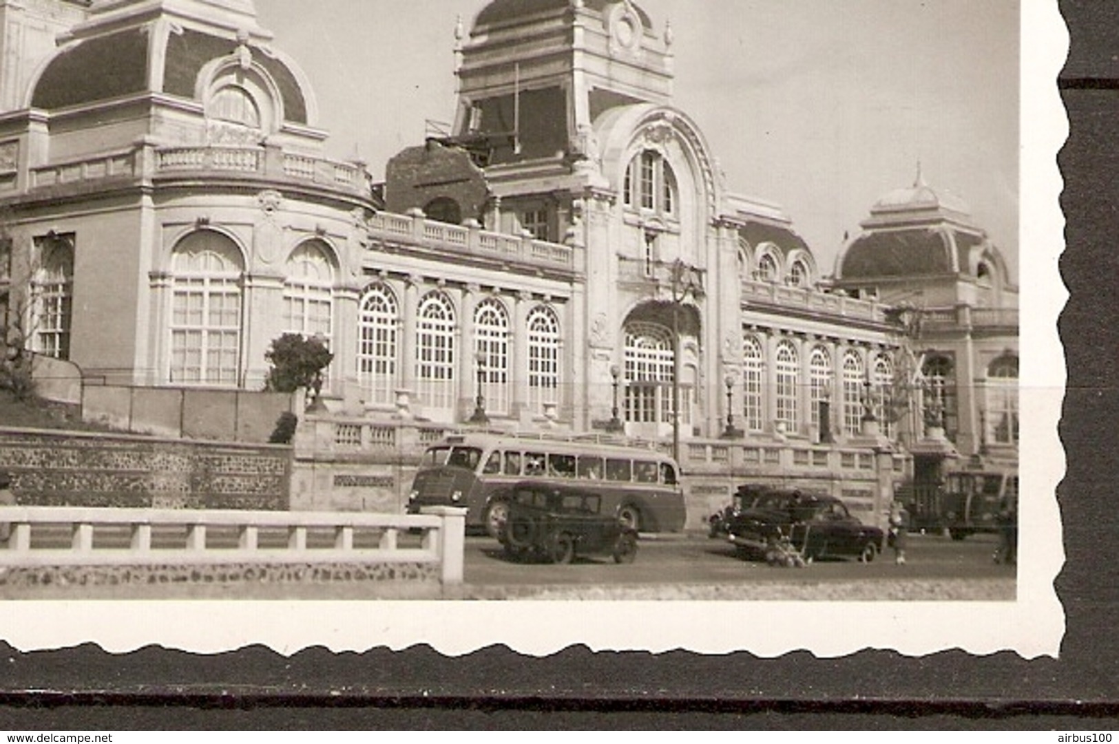 PHOTO ORIGINALE - LE HAVRE LE CASINO MARIE CHRISTINE AVANT SA DESTRUCTION EN 1960 - CAR AUTOBUS BUS - ZOOM - Lieux