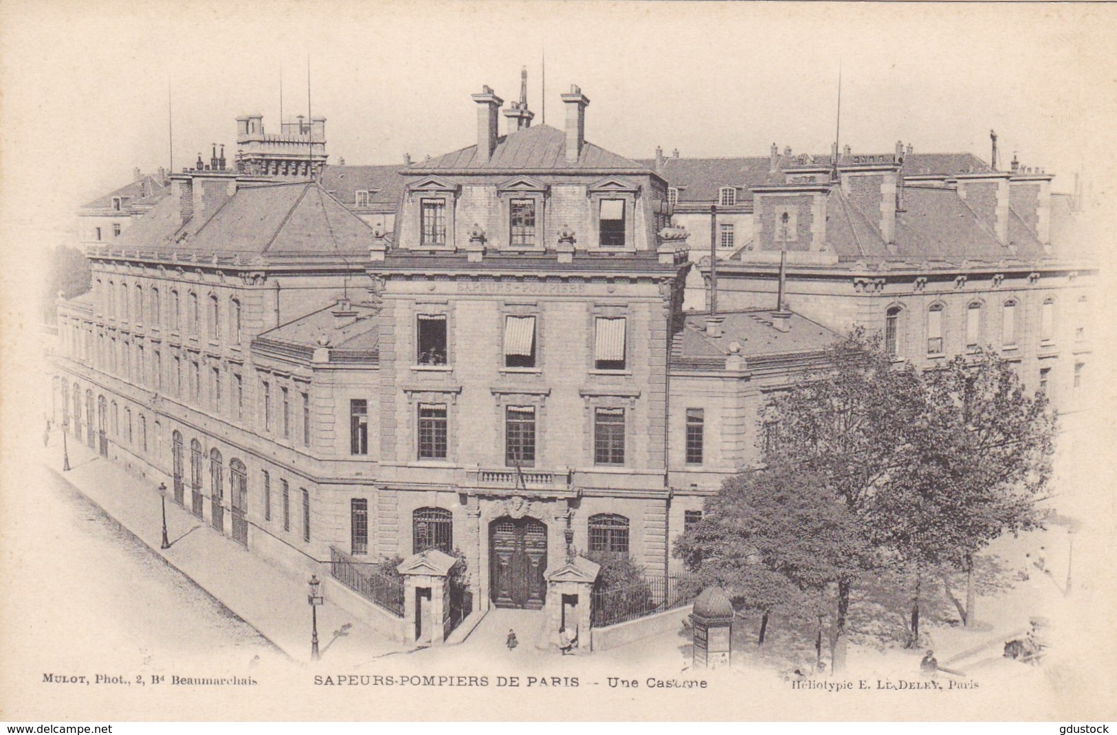 Paris - Sapeurs- Pompiers De Paris - Une Caserne - Autres & Non Classés