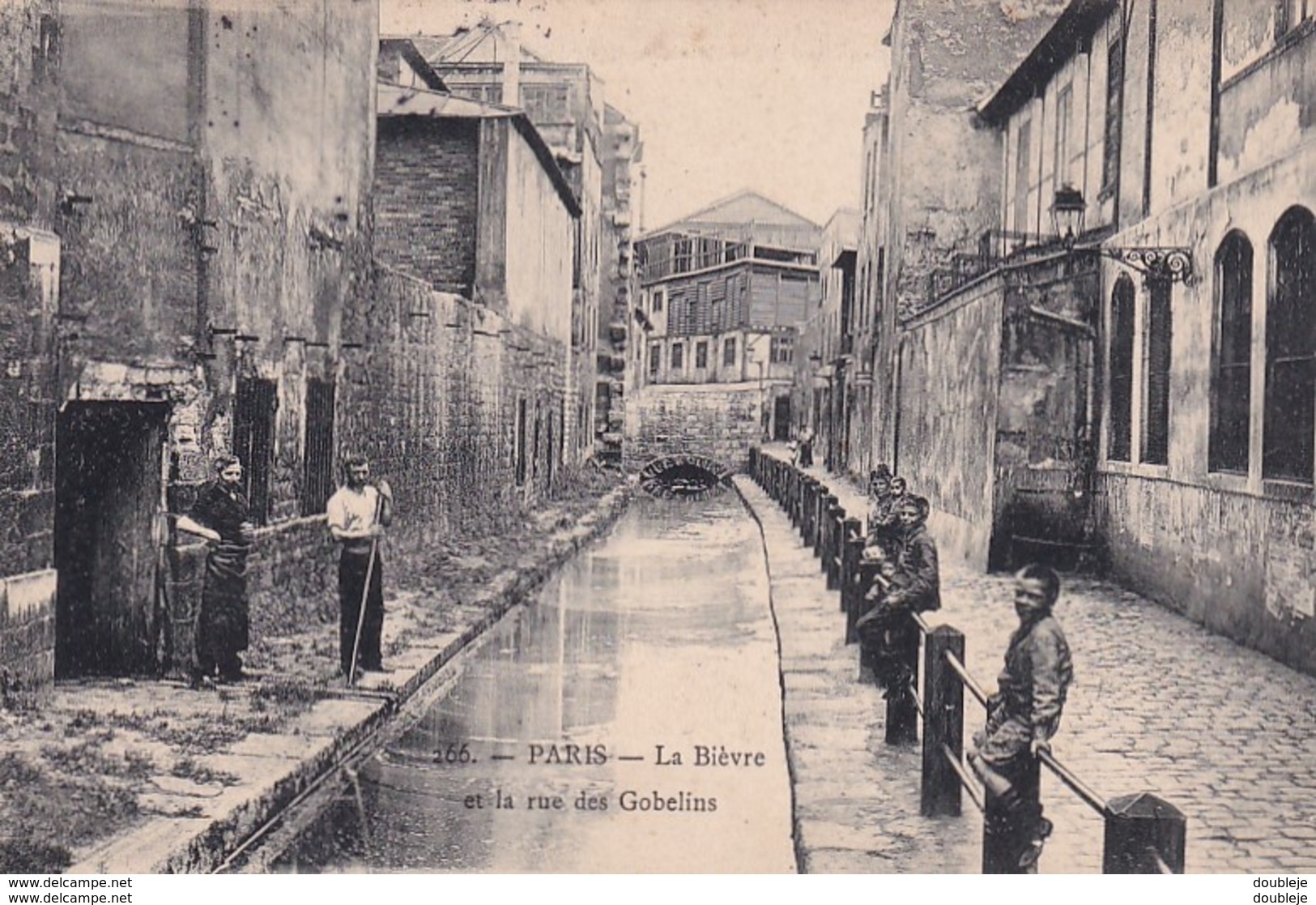 D75  PARIS La Bièvre Et La Rue Des Gobelins - Arrondissement: 13