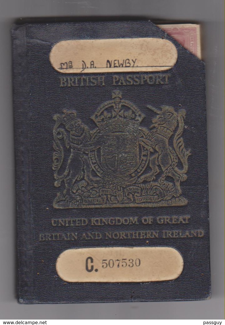 UNITED KINGDOM Double Passport 1951-1954 GRANDE BRETAGNE Double Passeport– Reisepaß – Revenues/Fiscaux - Documents Historiques