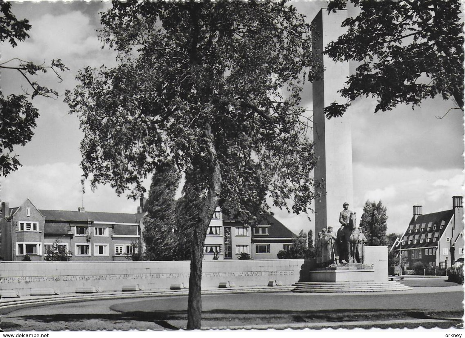 Kortrijk  Leiemonument - Kortrijk