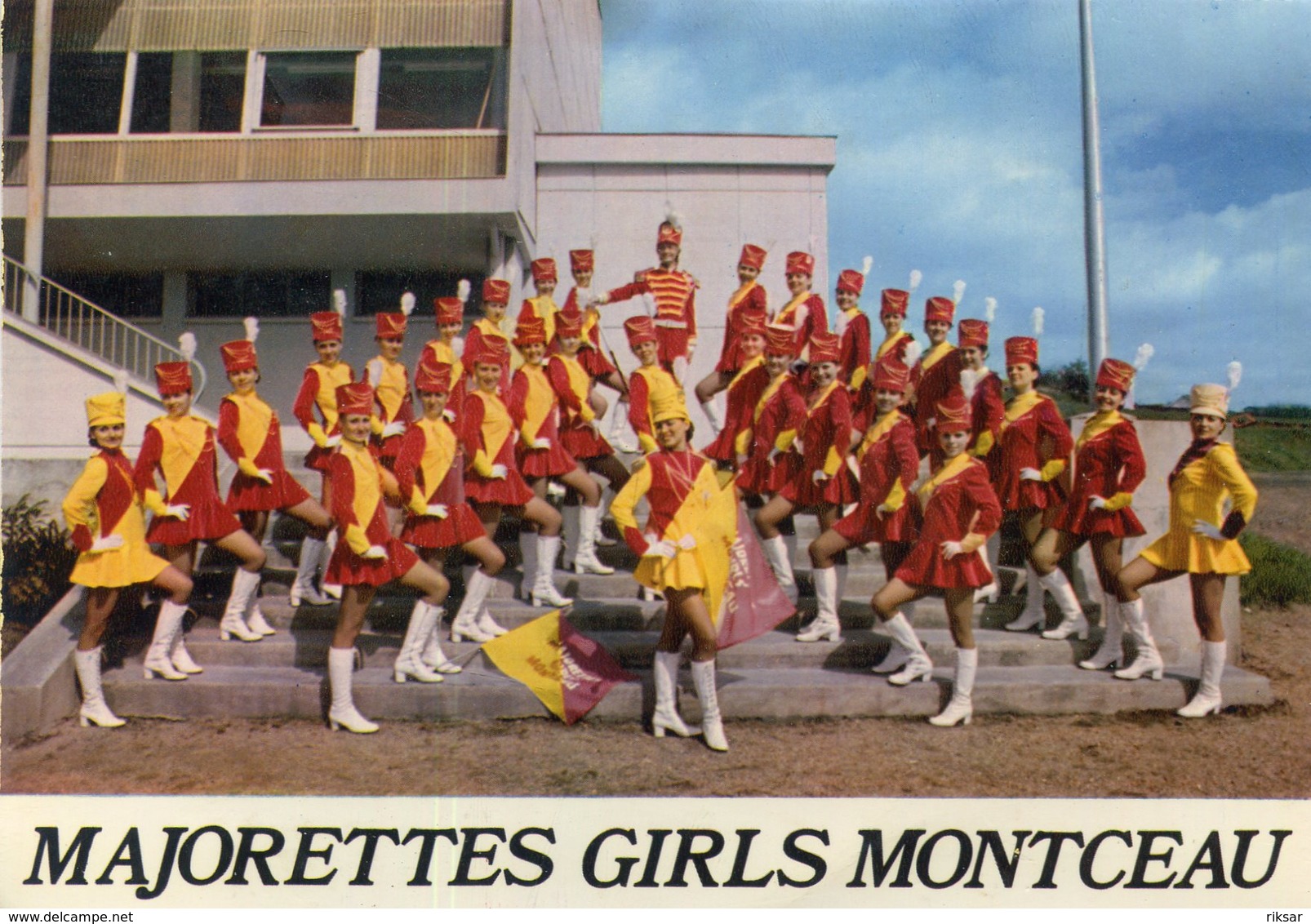 MONTCEAU LES MINES(MAJORETTE) - Montceau Les Mines