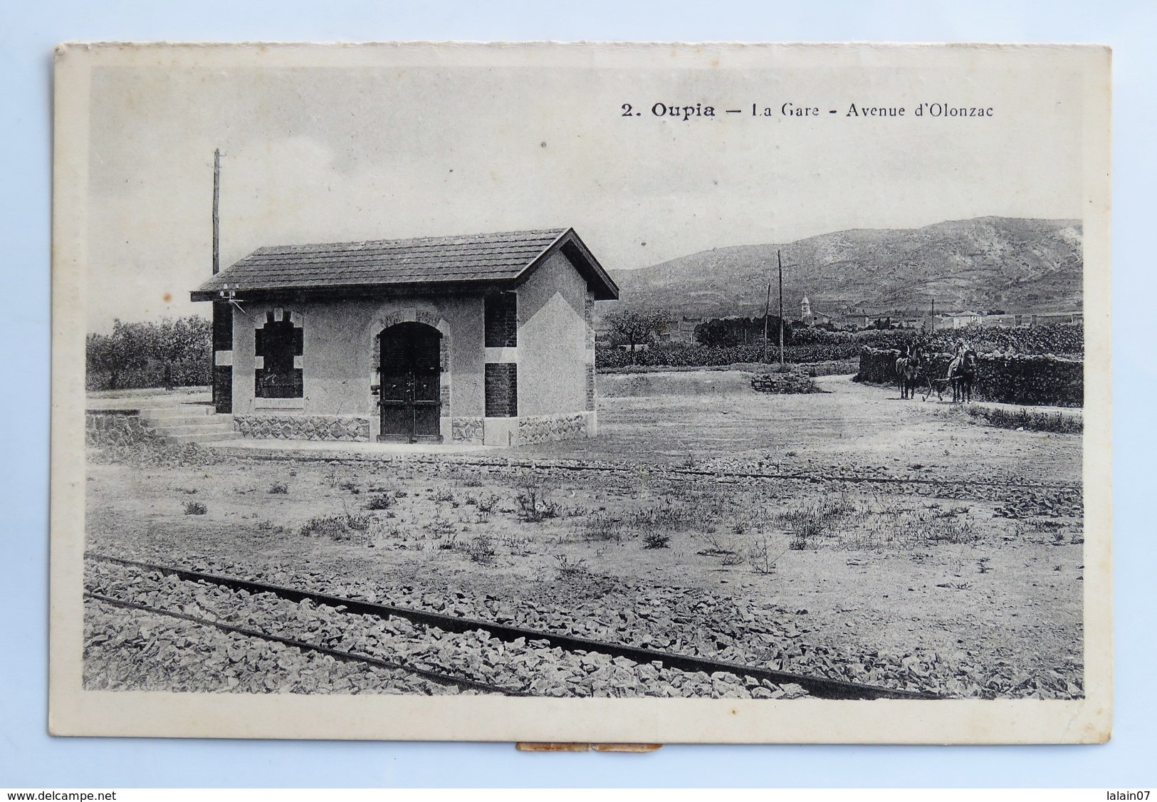 C. P. A. : 11 OUPIA : La Gare, Avenue D'Olonzac, En 1912 - Autres & Non Classés