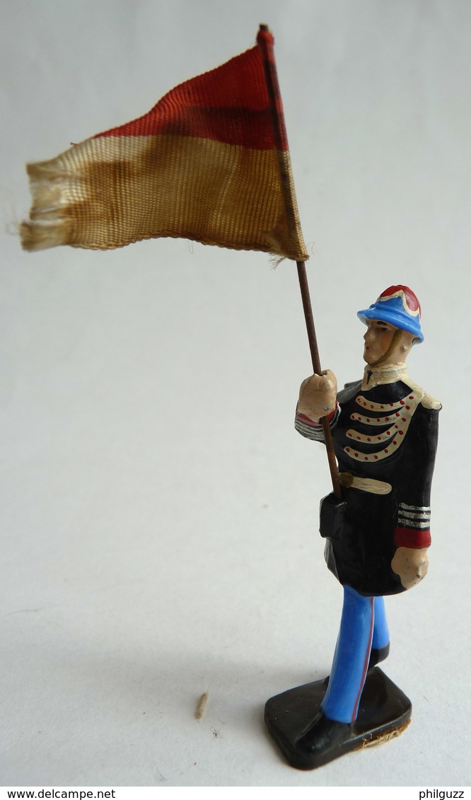 FIGURINE QUIRALU Plastique GARDE MONEGASQUE PORET DRAPEAU  Bleu Noir MONACO (1) 60's Pas Starlux Clairet Cyrnos, - Militaires