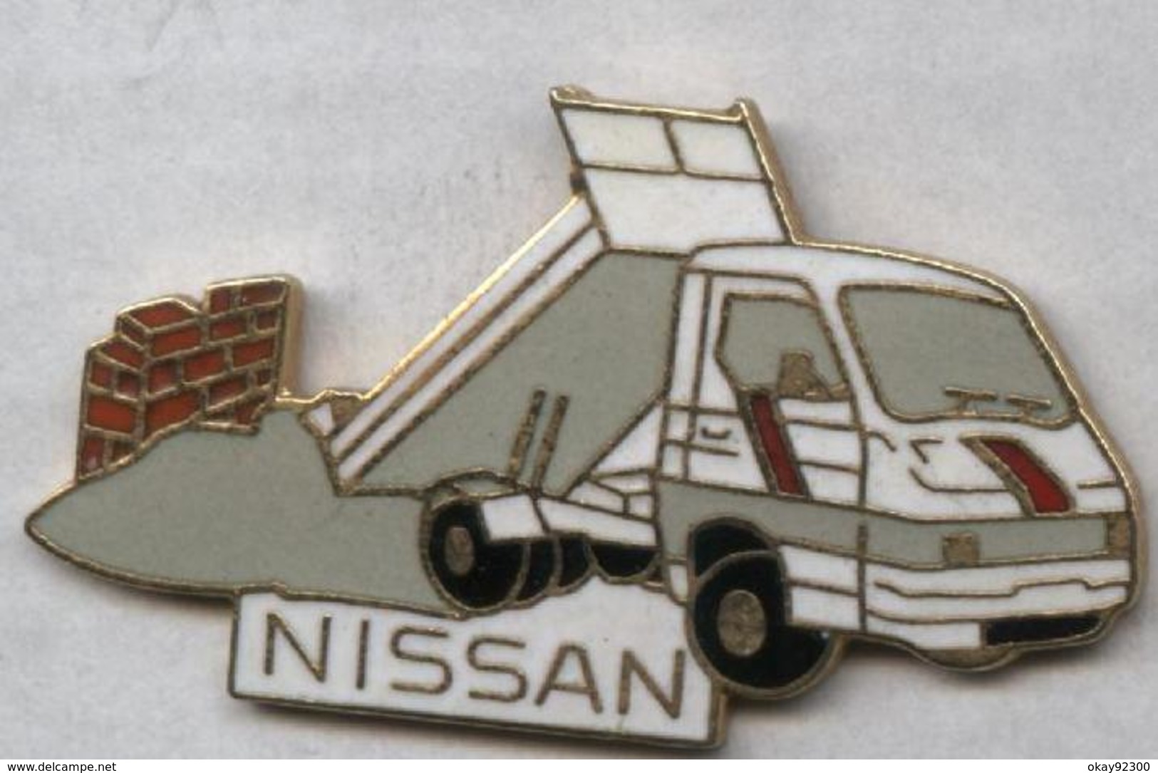 Pin's Camion Truck Nissan - Transports