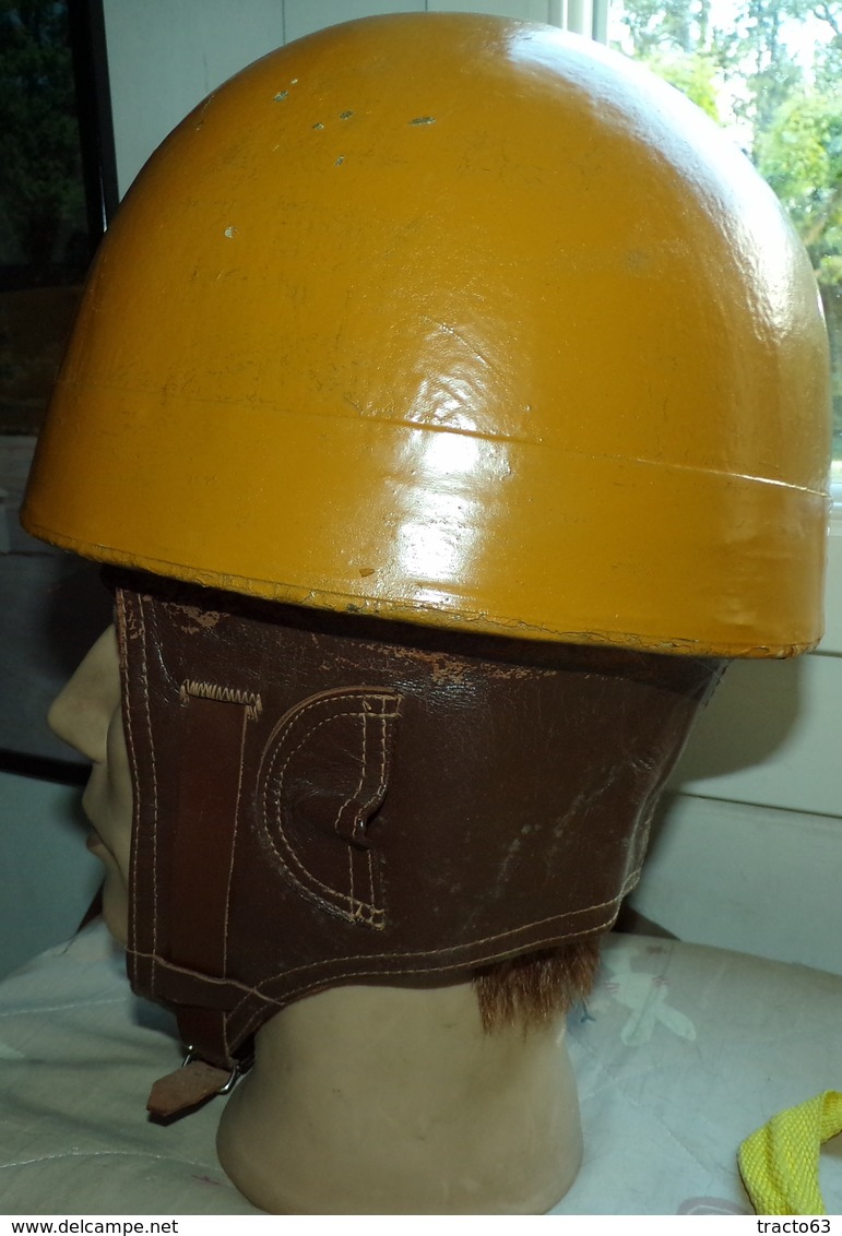 CASQUE MILITAIRE MOTOCYCLISTE DE L'ARMEE BELGE ANNEE 1951 ,POSSIBLE PARACHUTISTE AUSSI ,TAILLE 55 , BON ETAT VOIR PHOTO - Casques & Coiffures