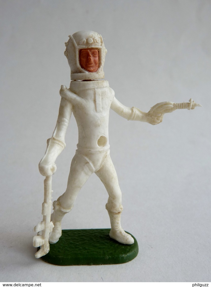 FIGURINE ASTRONAUTES CHERILEA  Pas STARLUX CLAIRET, OUGEN, CYRNOS, JECSAN - Militaires