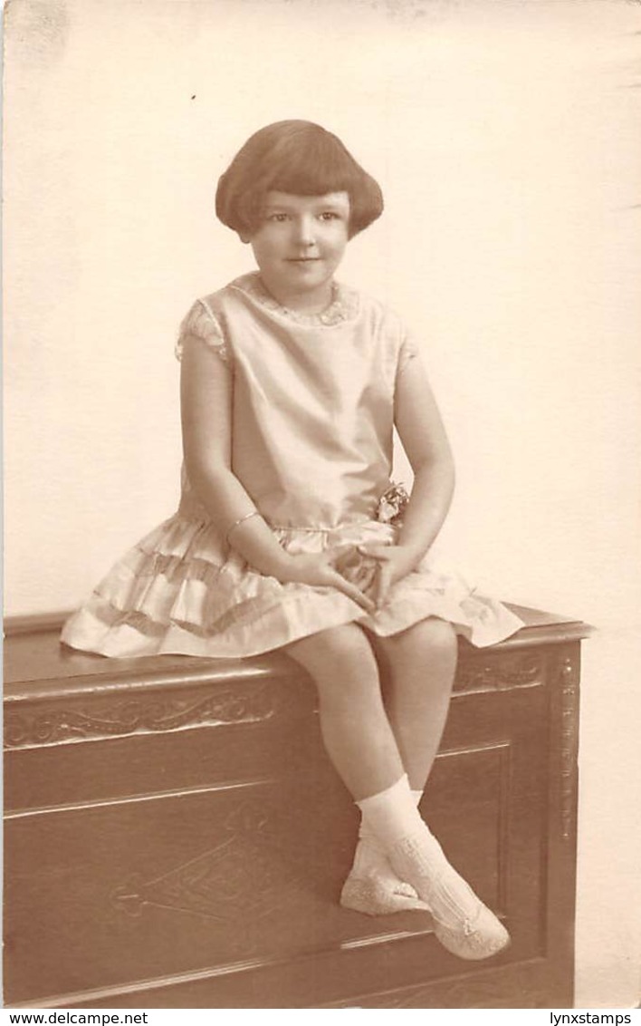 Artistic Fillette Girl, Old Photo, Cute Dress, Old Hairstyle - Bambini