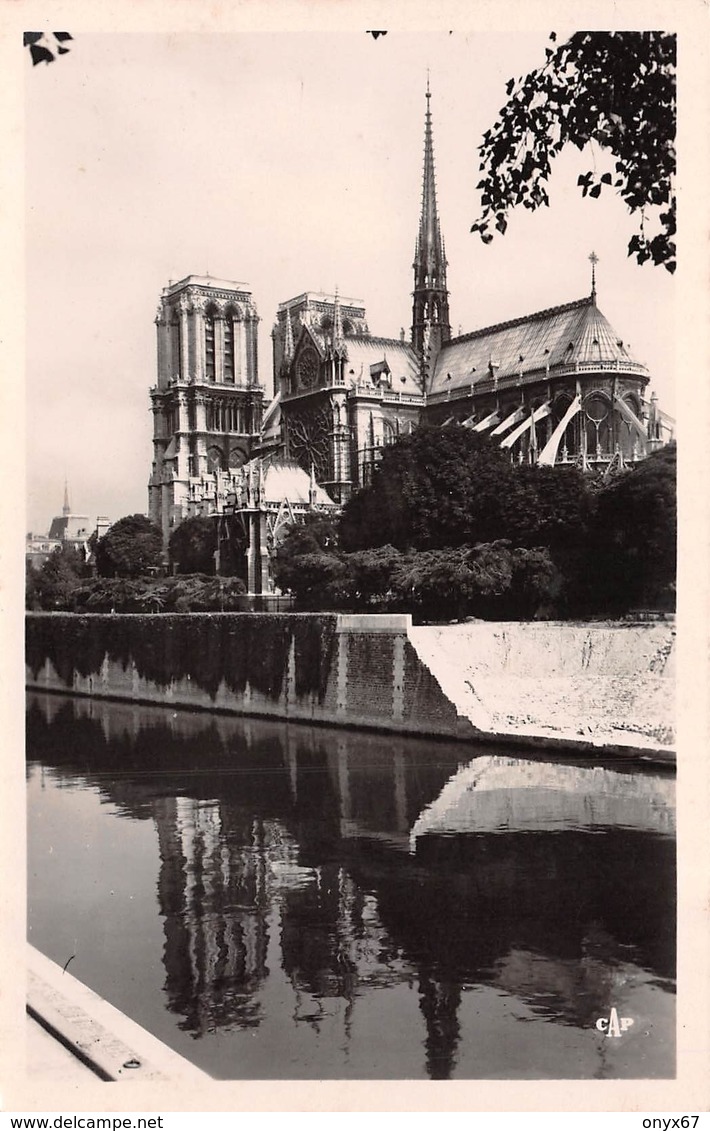Carte Postale PARIS (75) Cathédrale Notre-Dame 1163-1260 Flèche Tombée Le 15-04-2019 -Eglise-Religion - Kerken