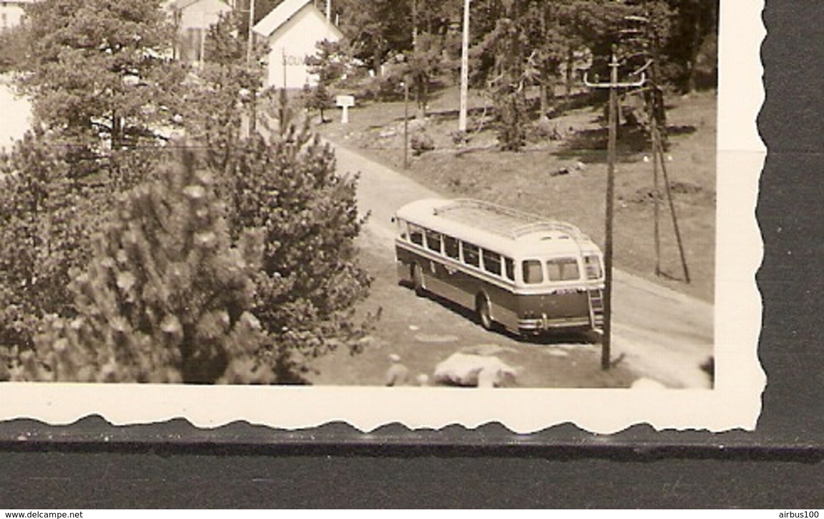 PHOTO ORIGINALE MAI 1957 - CHAINE DES PYRENEES - BUS AUTOCAR CAR - ZOOM - Lieux