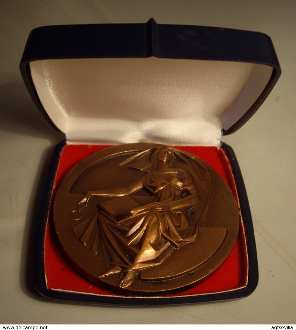 ESPAÑA. MEDALLA F.N.M.T. EXPO OCIO. MADRID 1.978. BRONCE. CON CAJA. ESPAGNE. SPAIN MEDAL - Profesionales/De Sociedad