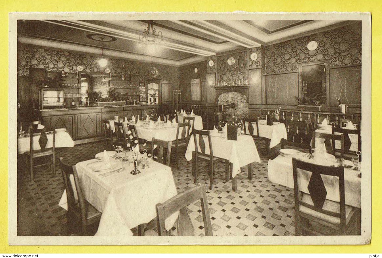 * Ieper - Ypres - Yper * (A. Montmorency 5229) Hotel Restaurant Ypriana, Petite Salle à Manger, Bar, Intérieur, Rare TOP - Ieper