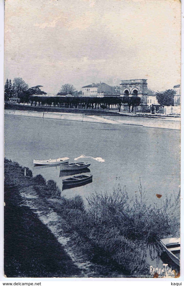 CHARENTE- MARITIME - SAINTES - La Charente Vers L'Arc De Triomphe De Germanicus - Saintes