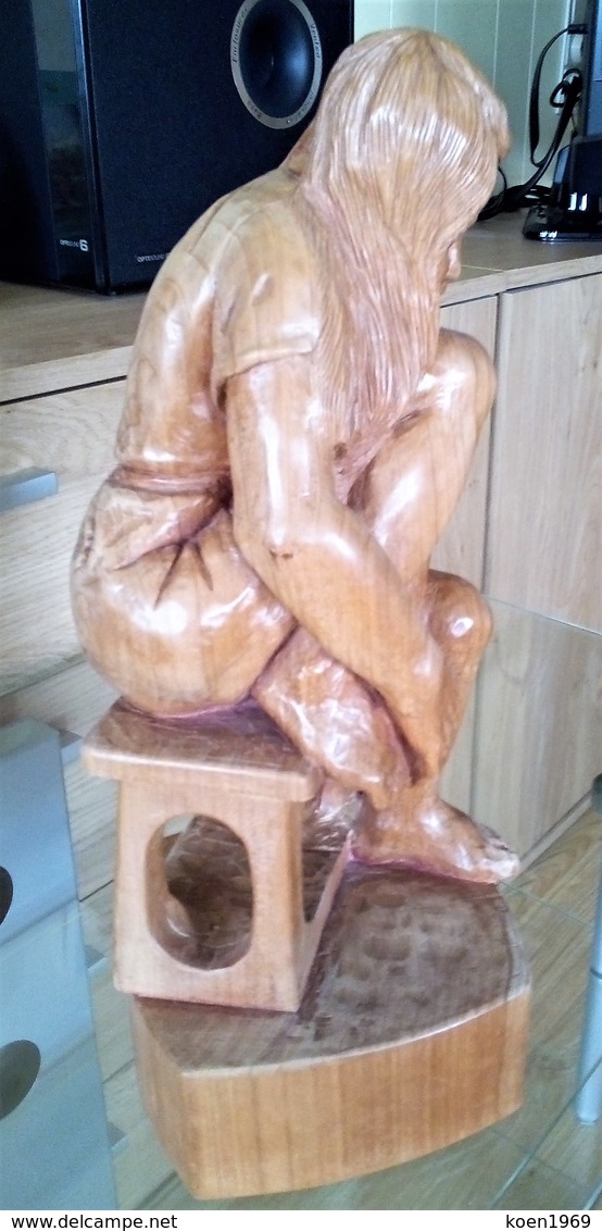 Mooi  Houtsnijwerk In Kersenhout - Beautiful Cherry Wood Carving - Belle Sculpture Sur Bois De Cerisier - Legni