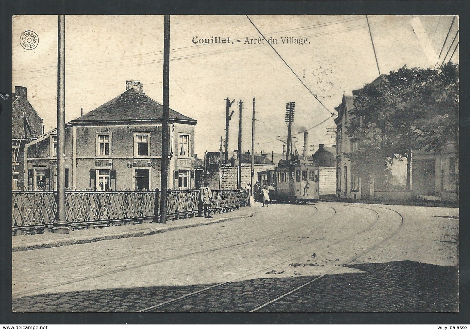 +++ CPA - COUILLET - Arrêt Du Village - Tram    // - Charleroi